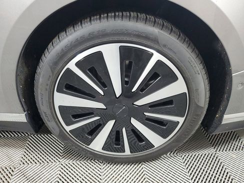 Used 2025 Lucid Air Pure RWD image 10