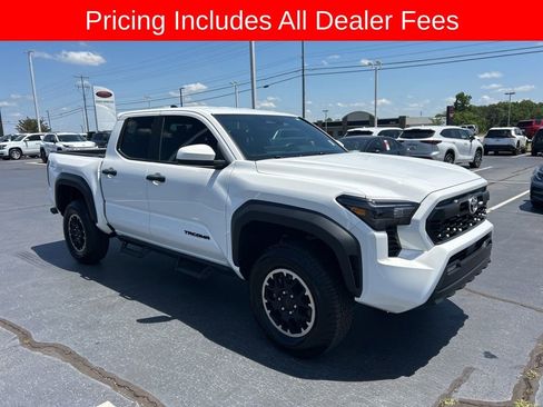 Used 2024 Toyota Tacoma TRD Off-Road AWD/4WD image 20