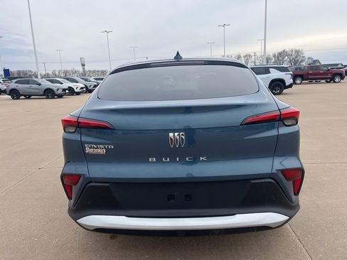 Used 2025 Buick Envista Preferred w/ Convenience II Package image 4