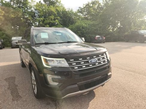 Used 2017 Ford Explorer Limited FWD image 6