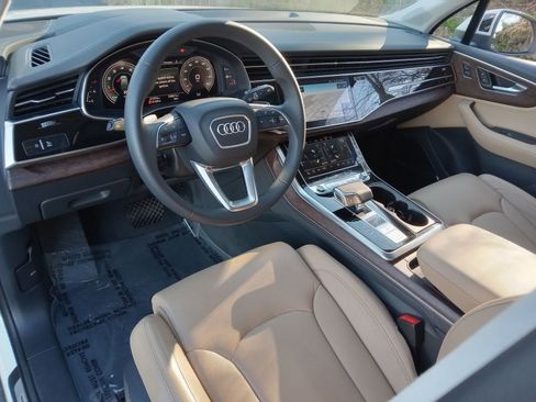 Used 2023 Audi Q7 3.0T Prestige image 12