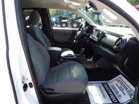 Used 2020 Toyota Tacoma SR image 36