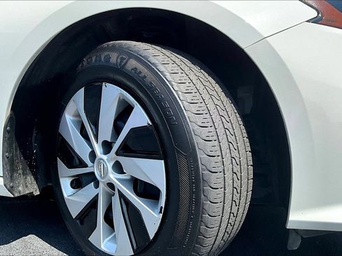 Used 2022 Nissan Altima 2.5 S FWD image 7