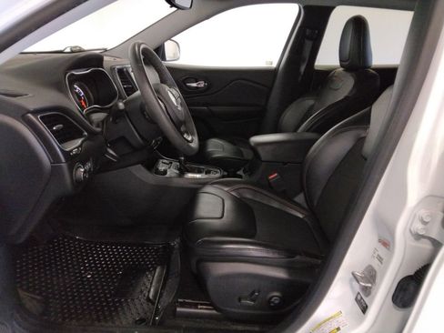 Used 2021 Jeep Cherokee Trailhawk image 34