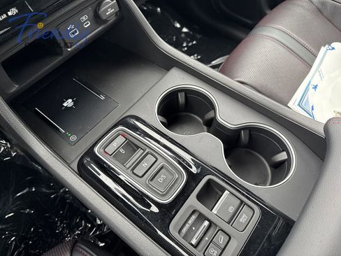 Used 2025 Honda Pilot Black Edition image 24