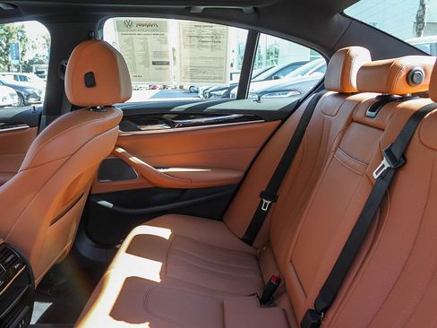 Used 2022 BMW 530e w/ Premium Package image 19