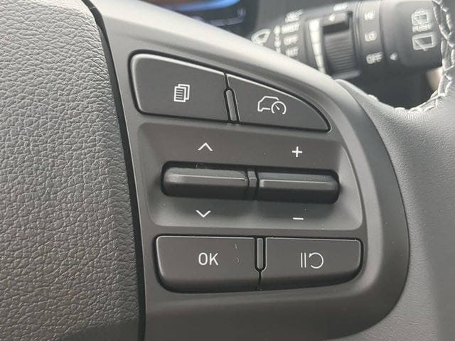 Used 2026 Hyundai Venue SEL FWD image 24