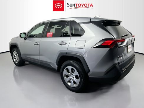 Used 2022 Toyota RAV4 LE image 6