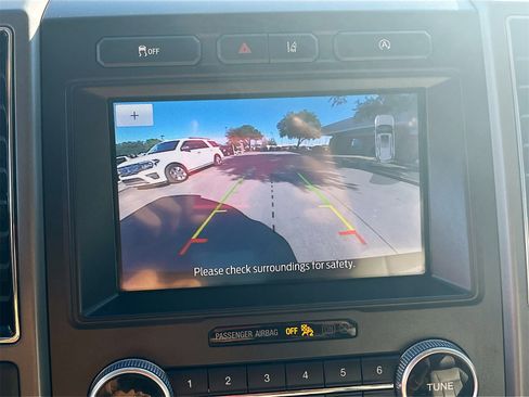 Used 2021 Ford Expedition XLT image 14