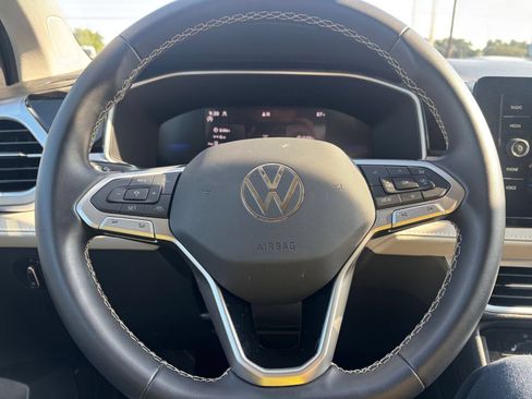 Used 2026 Volkswagen Taos SE AWD/4WD image 28