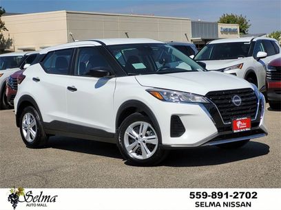 New 2025 Nissan Kicks Play S