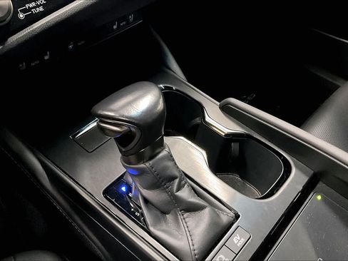 Used 2025 Lexus ES 300h w/ Premium Package FWD image 17