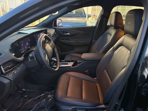 Used 2025 Buick Envista Sport Touring image 22