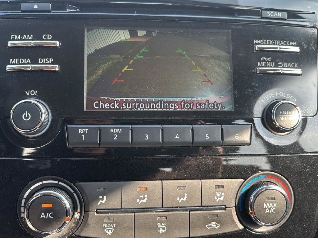 Used 2015 Nissan Rogue S AWD/4WD image 6