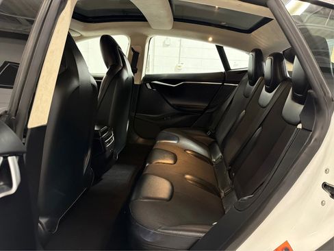 Used 2016 Tesla Model S 70D image 10