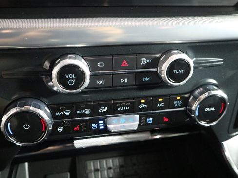 Used 2025 Ford F150 Lariat w/ Equipment Group 501A Mid AWD/4WD image 32