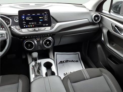 Used 2025 Chevrolet Blazer LT image 15