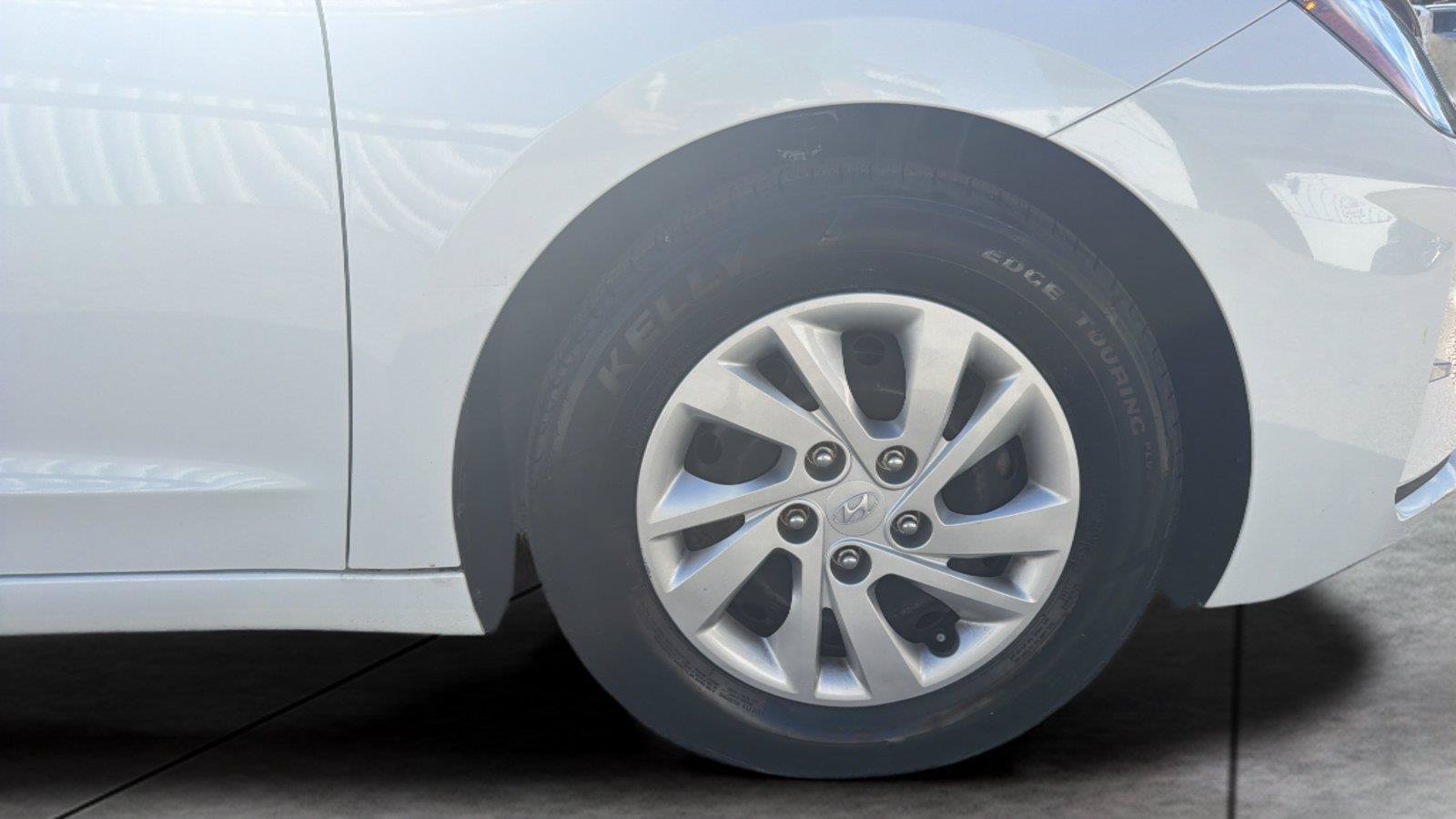 Used 2020 Hyundai Elantra SE w/ Cargo Package (C1) FWD image 24