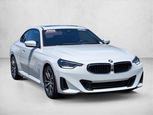 Used 2024 BMW 230i Coupe w/ Convenience Package RWD image 3
