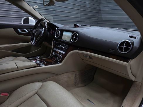 Used 2014 Mercedes-Benz SL 550 image 13