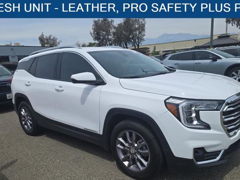 Used 2024 GMC Terrain SLT FWD image 1