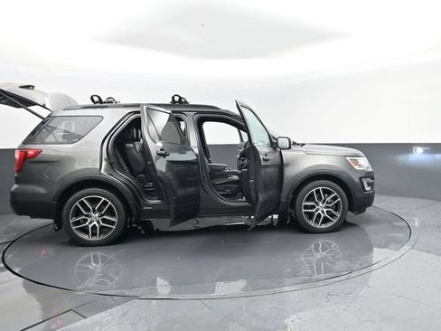 Used 2017 Ford Explorer Sport AWD/4WD image 34