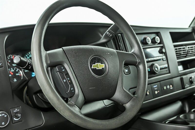 Used 2017 Chevrolet Express 3500 LT w/ LT Preferred Equipment Group RWD image 18
