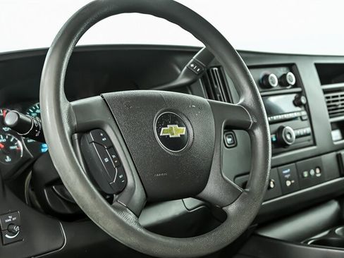 Used 2017 Chevrolet Express 3500 LT w/ LT Preferred Equipment Group RWD image 18