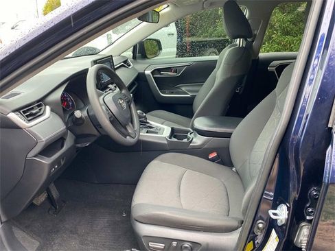 Used 2021 Toyota RAV4 XLE image 11