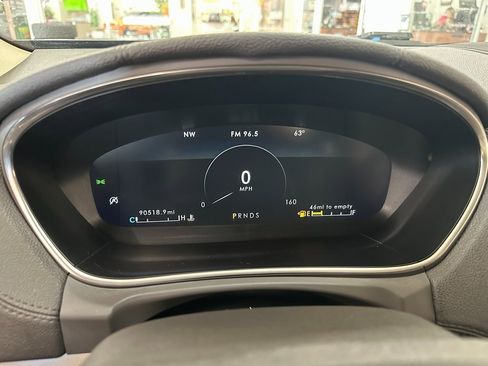 Used 2019 Lincoln Nautilus Reserve image 17