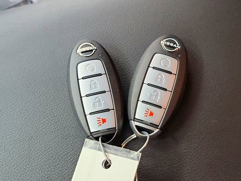 Used 2025 Nissan Frontier SV w/ SV Convenience Package image 33