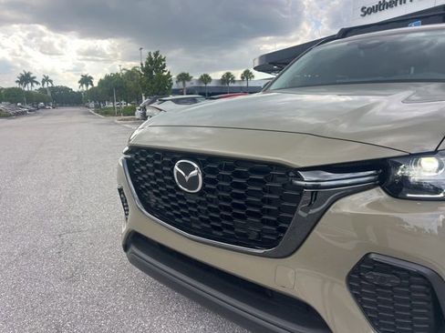 Used 2025 MAZDA CX-70 3.3 Turbo w/ Preferred Package AWD/4WD image 11