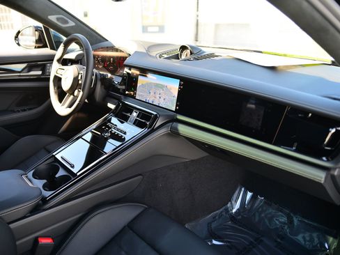 Certified 2026 Porsche Panamera Turbo image 25