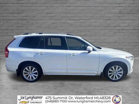 Used 2017 Volvo XC90 T6 Momentum AWD/4WD image 2