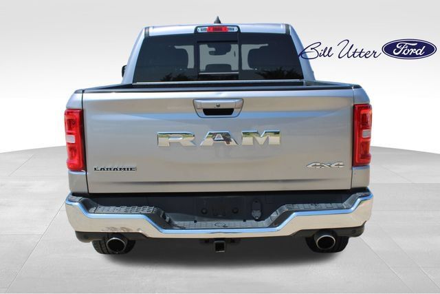 Used 2025 RAM 1500 Laramie AWD/4WD image 6