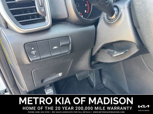 Used 2022 Kia Sportage LX AWD/4WD image 13