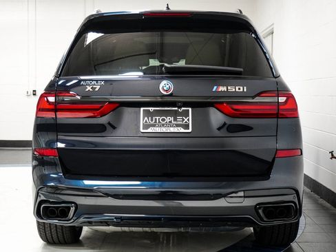 Used 2022 BMW X7 M50i w/ Dynamic Handling Package image 13