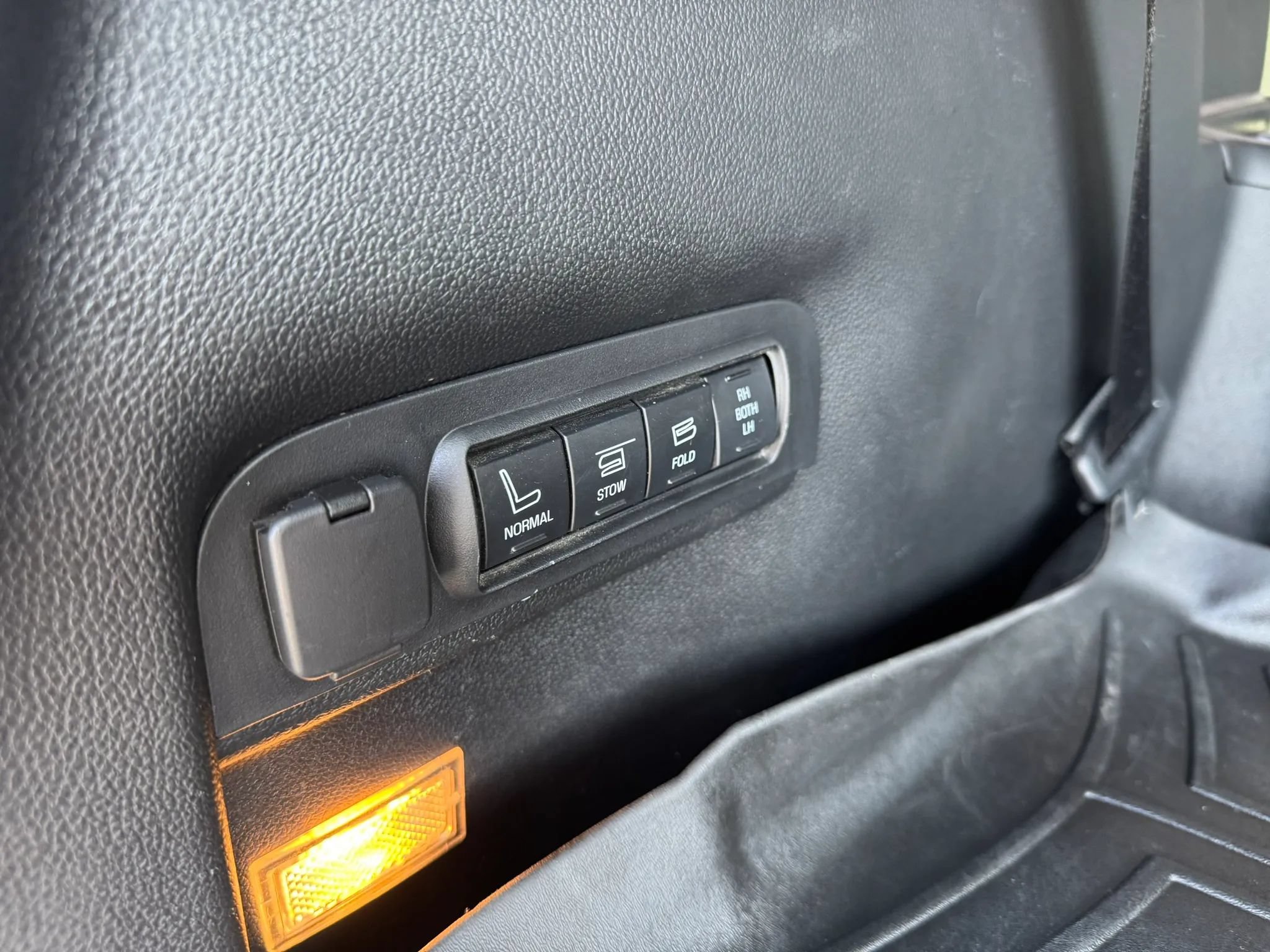 Used 2016 Ford Explorer Limited w/ Equipment Group 301A AWD/4WD image 25