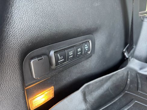 Used 2016 Ford Explorer Limited w/ Equipment Group 301A AWD/4WD image 25