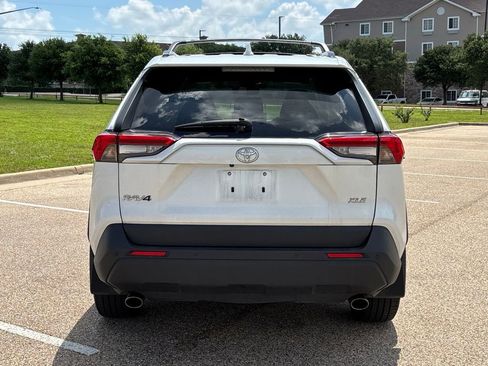 Used 2023 Toyota RAV4 XLE Premium FWD image 5