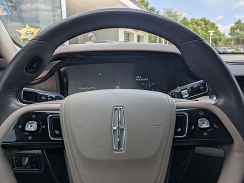 Used 2023 Lincoln Aviator Reserve w/ Equipment Group 201A image 15