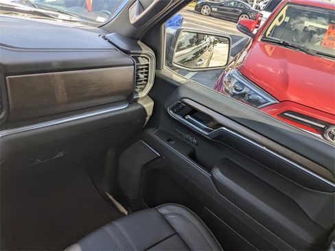Used 2024 Chevrolet Silverado 1500 High Country image 13