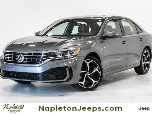 Used 2022 Volkswagen Passat 2.0T R-Line FWD image 1