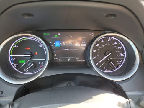 Used 2021 Toyota Camry XLE image 30