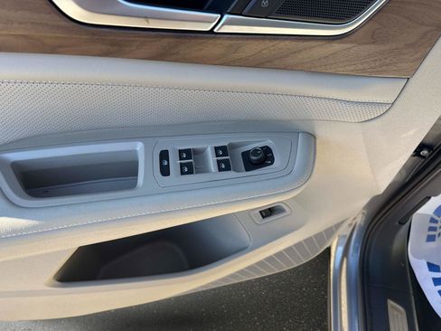 New 2026 Volkswagen Atlas SE image 19