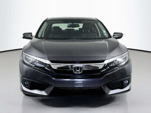 Used 2018 Honda Civic Touring image 2