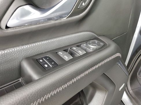 Used 2023 GMC Yukon Denali RWD image 30