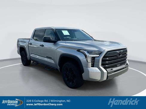 Used 2022 Toyota Tundra SR5 AWD/4WD image 1