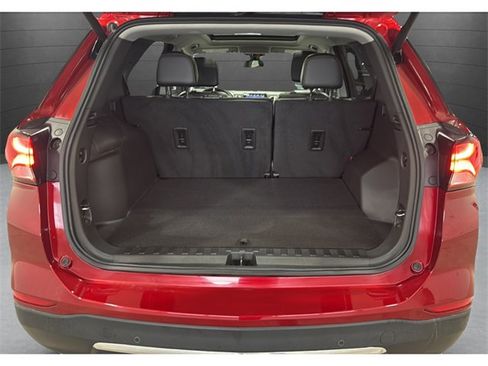 Used 2023 Chevrolet Equinox Premier image 29