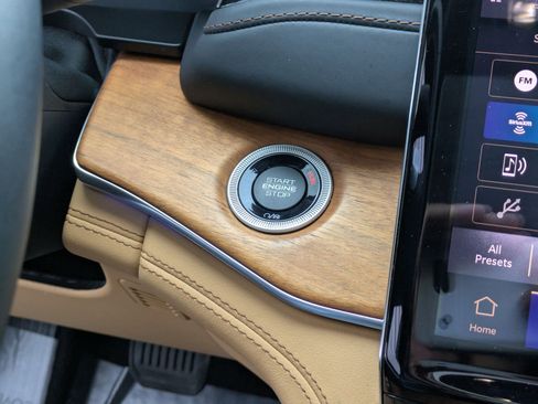 Used 2022 Jeep Grand Cherokee Summit image 20